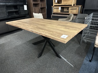 eetkamertafel Schiermonnikoog